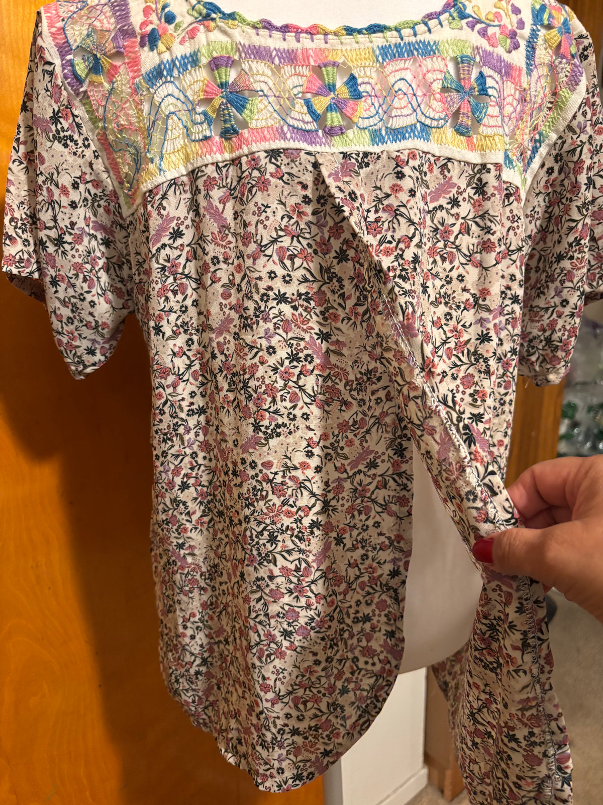 Blusa Floreada Deshilada - Cafe