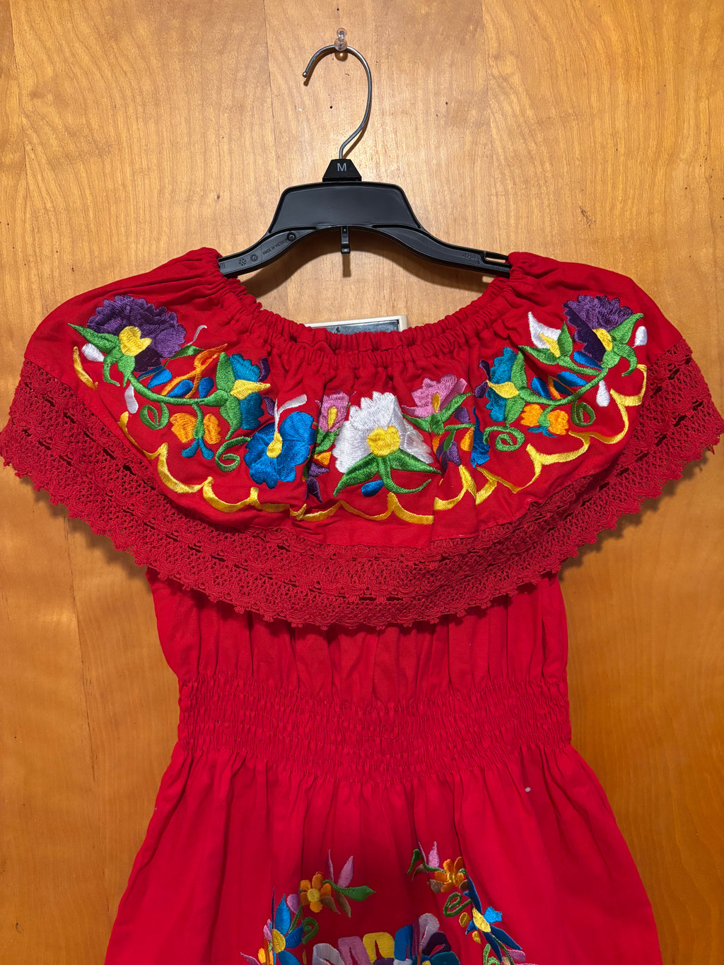 Vestido Rojo De Niña - Bordado De Colores