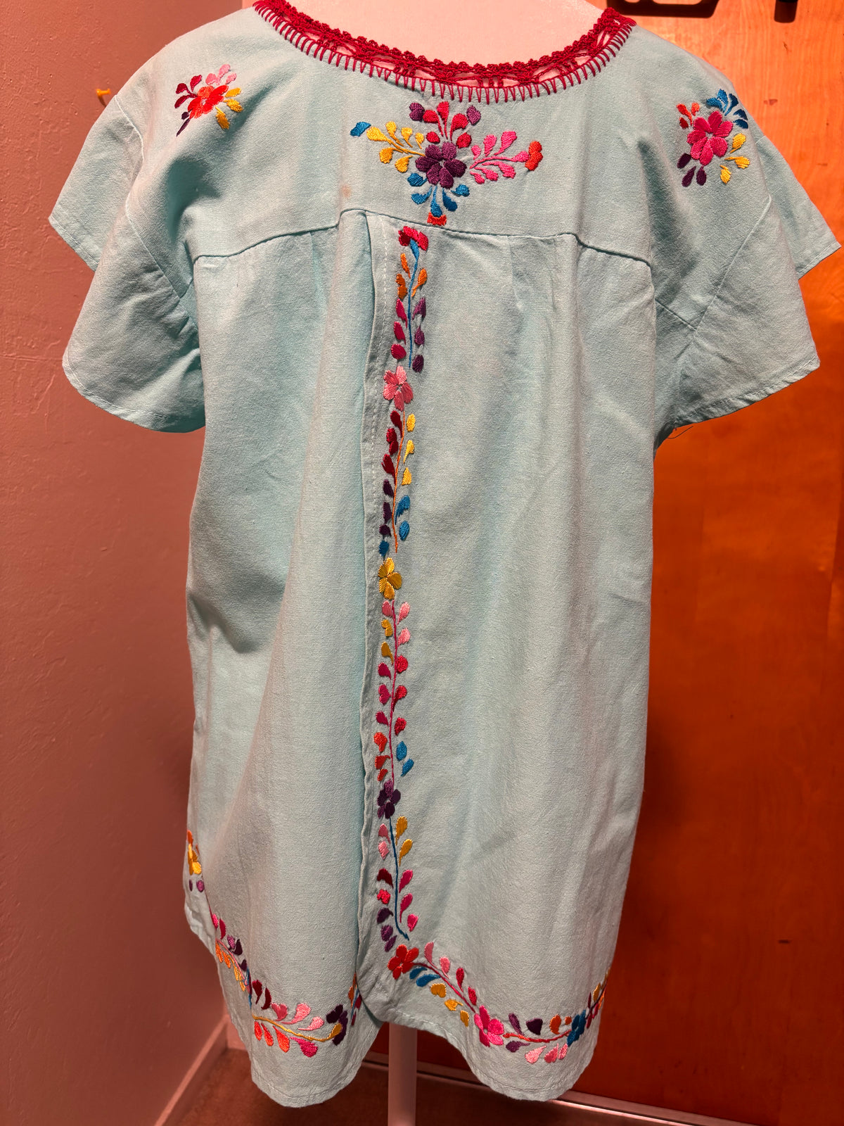 Blusa Deshilada Con Triangulos -Modelo Único