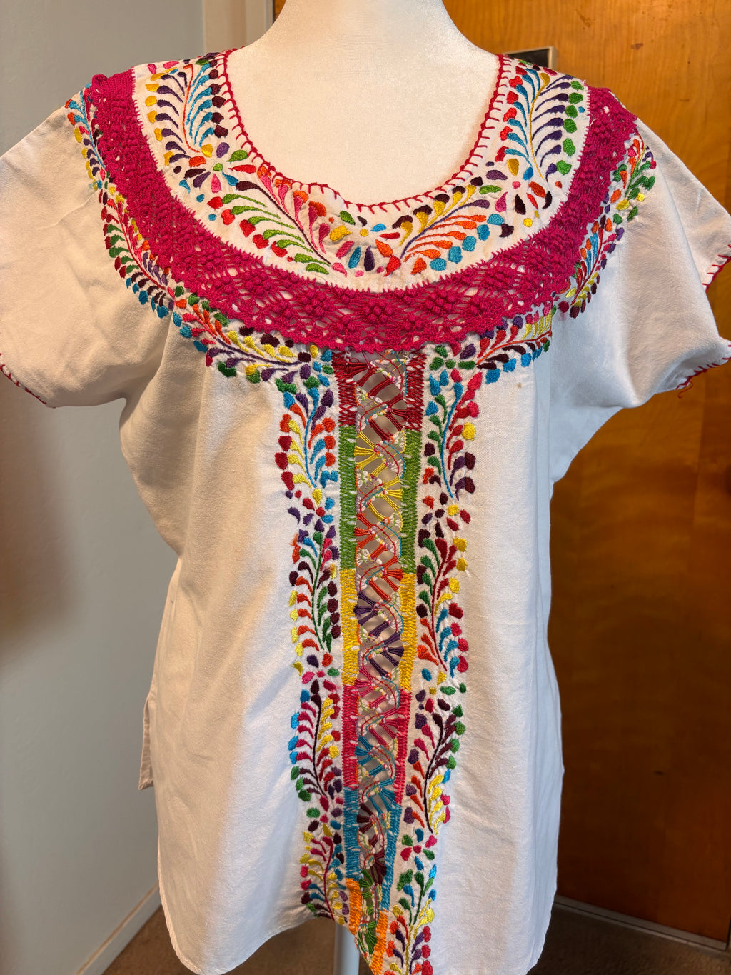 Blusa Con Tejido Randa Y Deshilado Nacional