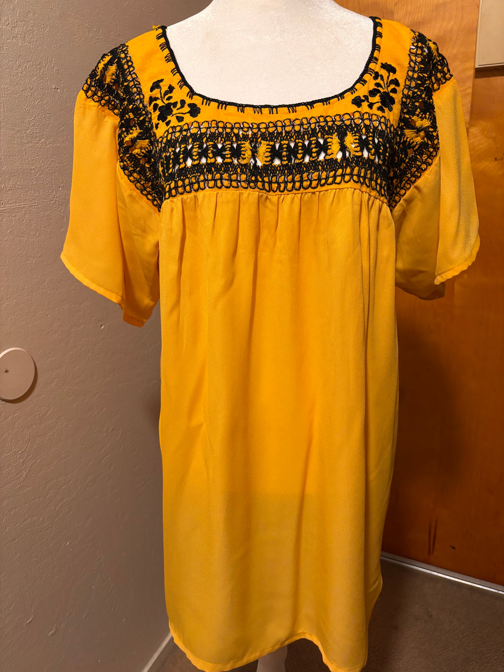 Blusas Deshiladas Oaxaqueñas-Amarillo y Roja-Modelos Únicos