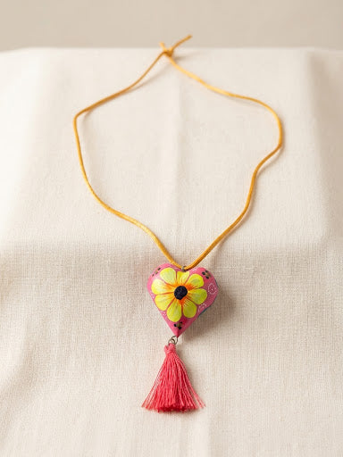 Collares de corazón con ponpones ~ Morado Y Rosa