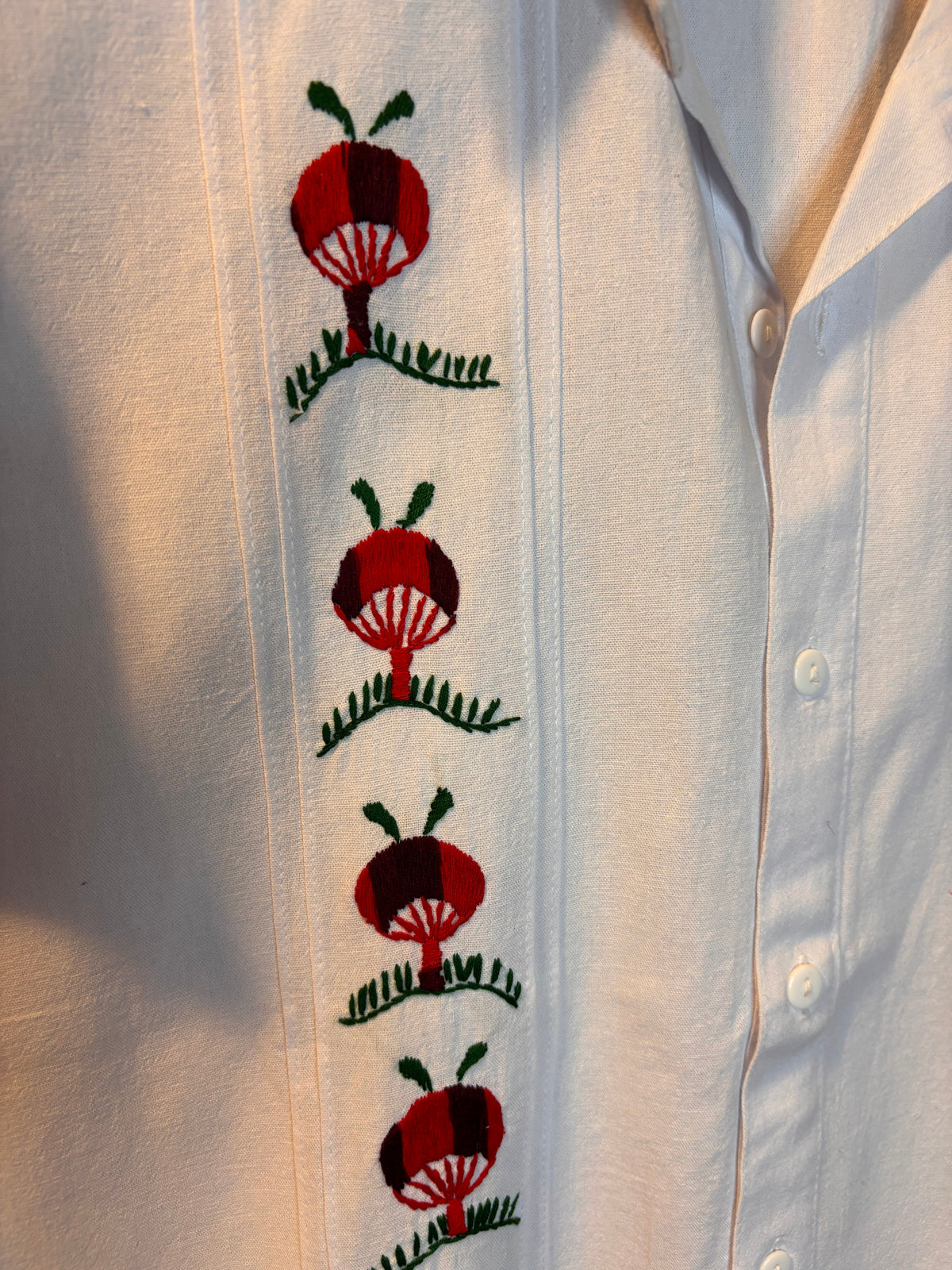 Camisa Bordada De Hongos
