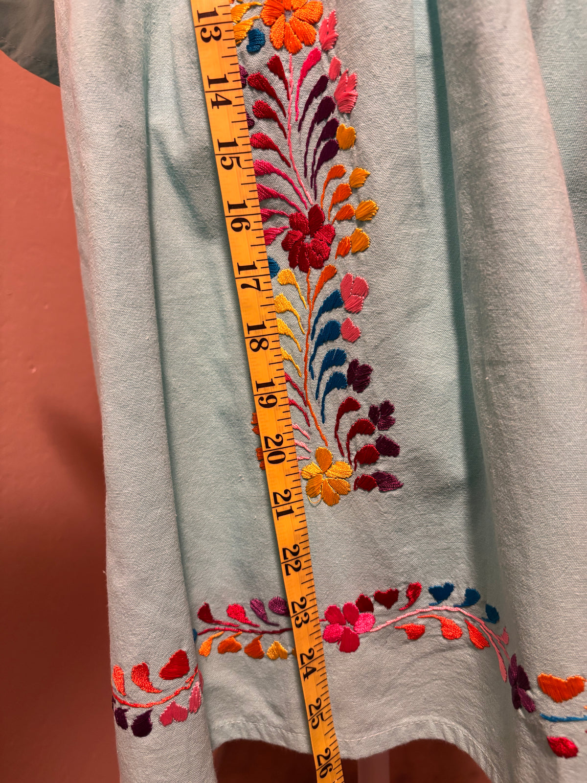 Blusa Deshilada Con Triangulos -Modelo Único