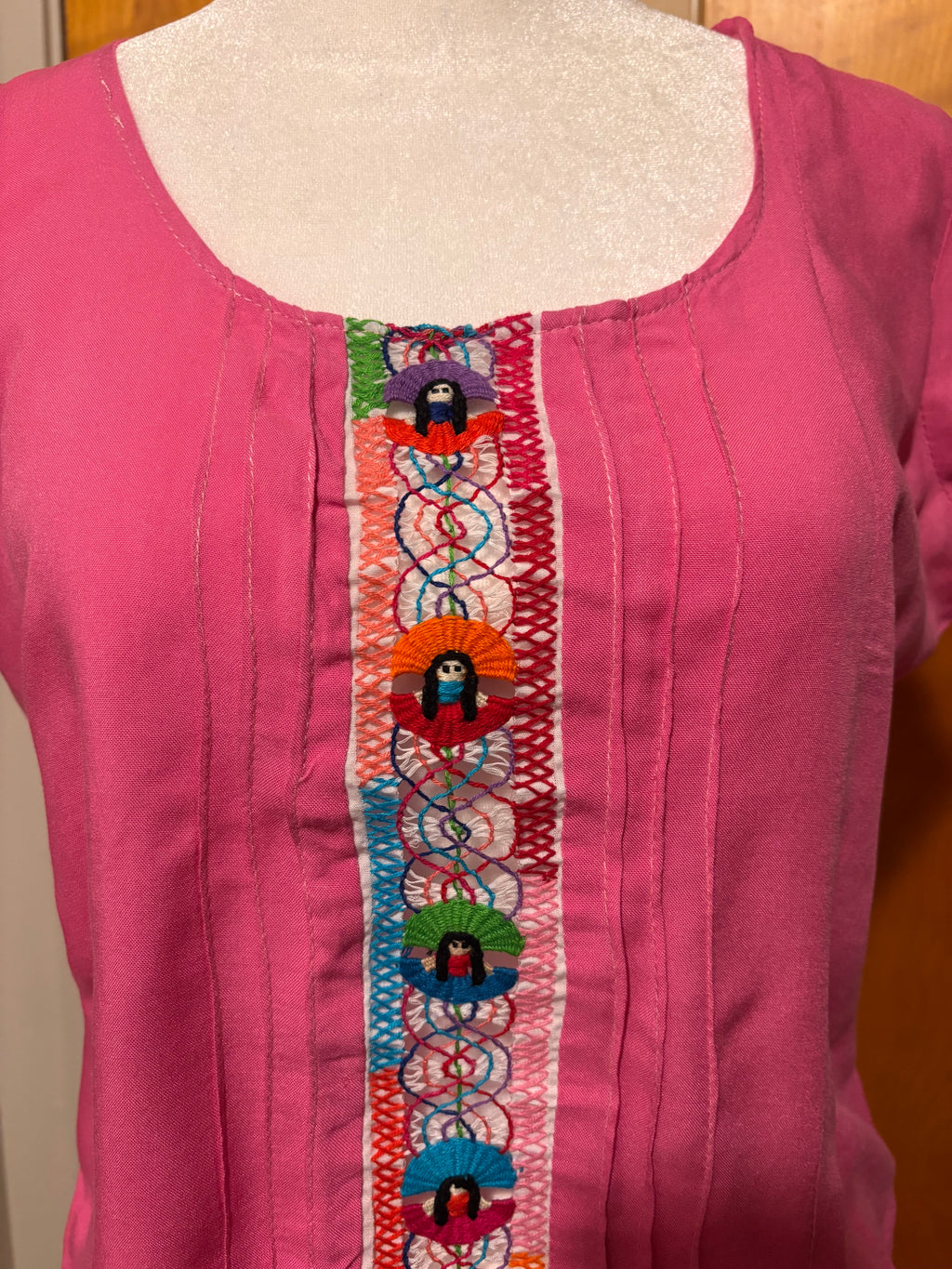 Blusa Rosa Con Deshilado Al Frente