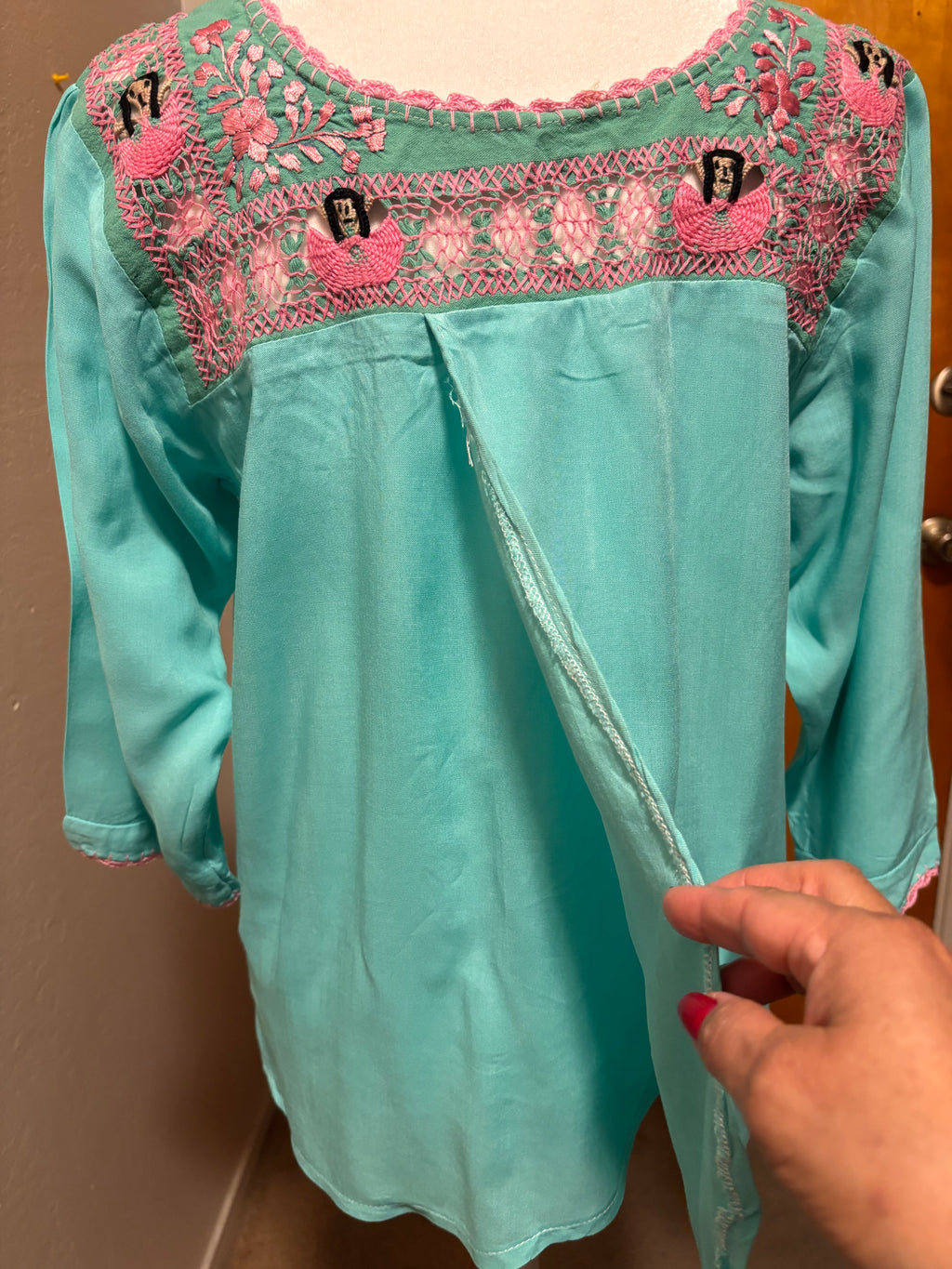Blusa deshilada de tehuanas- Azul con rosa