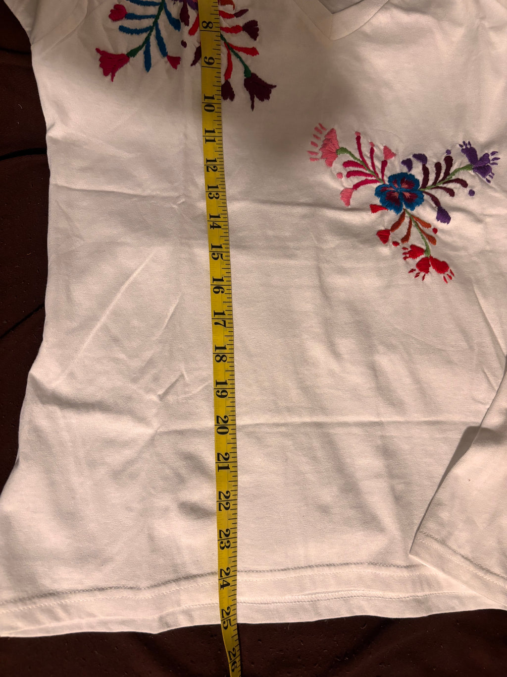 Playera Bordada De Pensamientos-Blanca