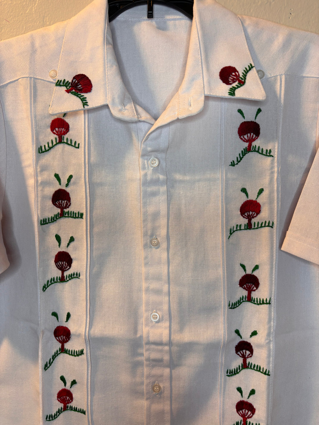 Camisa De Lino Bordada De Hongos