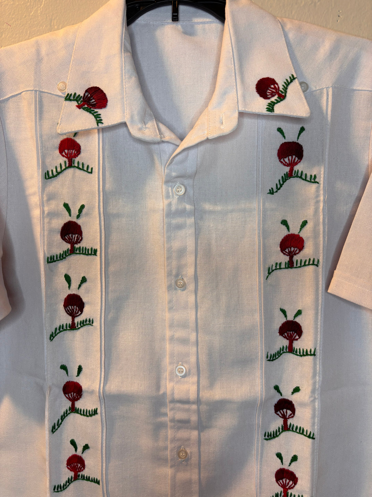 Camisa De Lino Bordada De Hongos