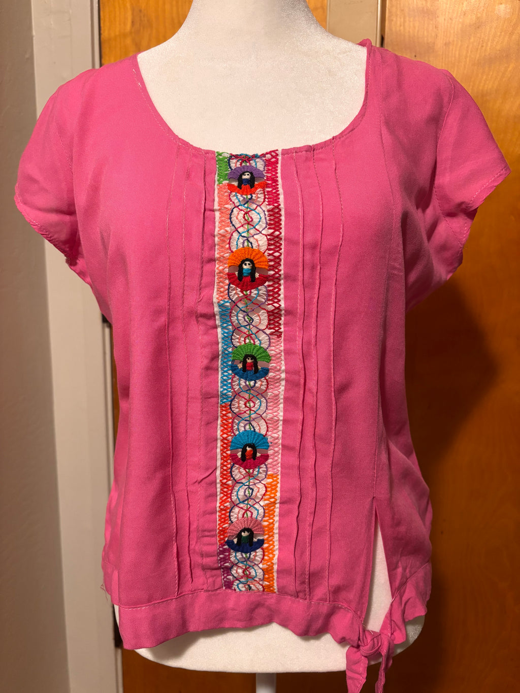 Blusa Rosa Con Deshilado Al Frente