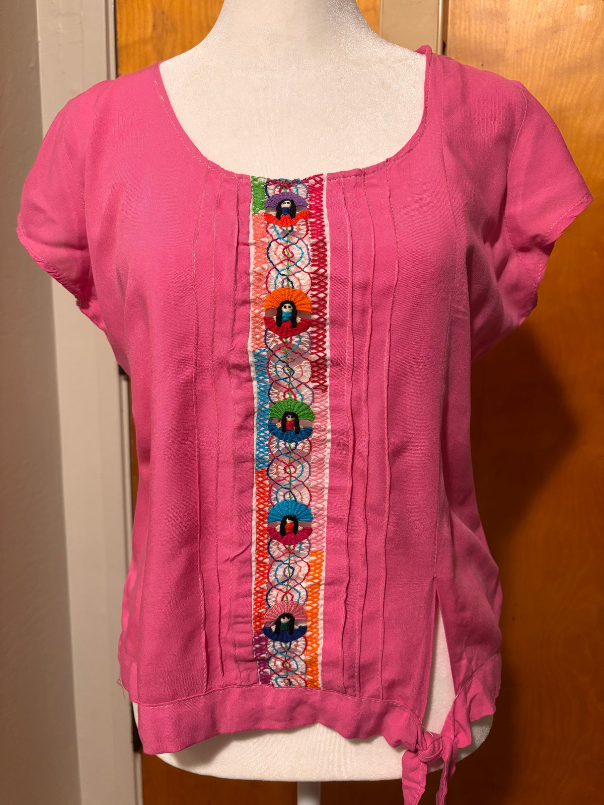 Blusa Rosa Con Deshilado Al Frente