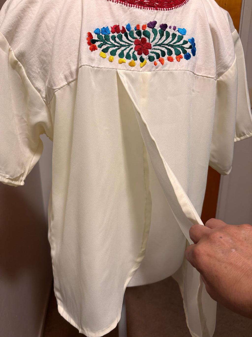 Blusa Con Deshilado De Piramides -Blanca