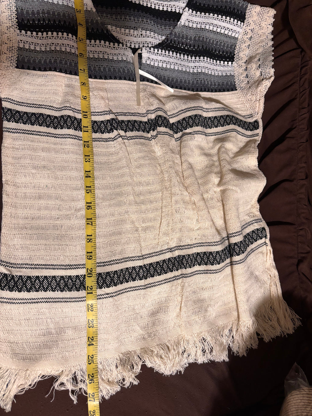 Blusa de Telar con Encaje Beige y Franjas Negras