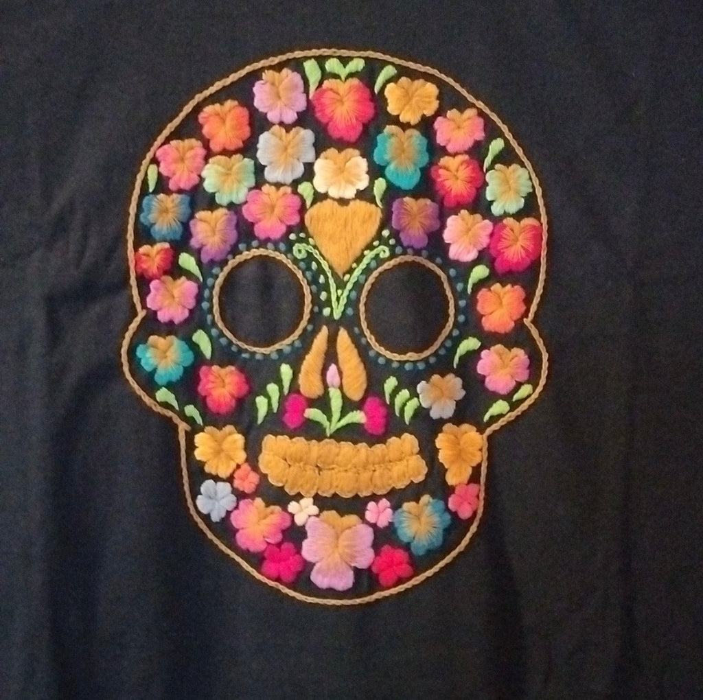 Playera Bordada Oaxaqueña Azul Marino Bordada Con Calavera ~ Modelo Único
