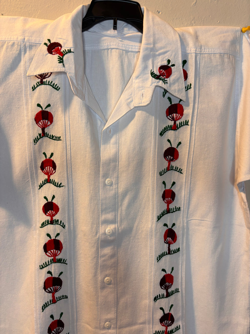 Camisa Bordada De Hongos