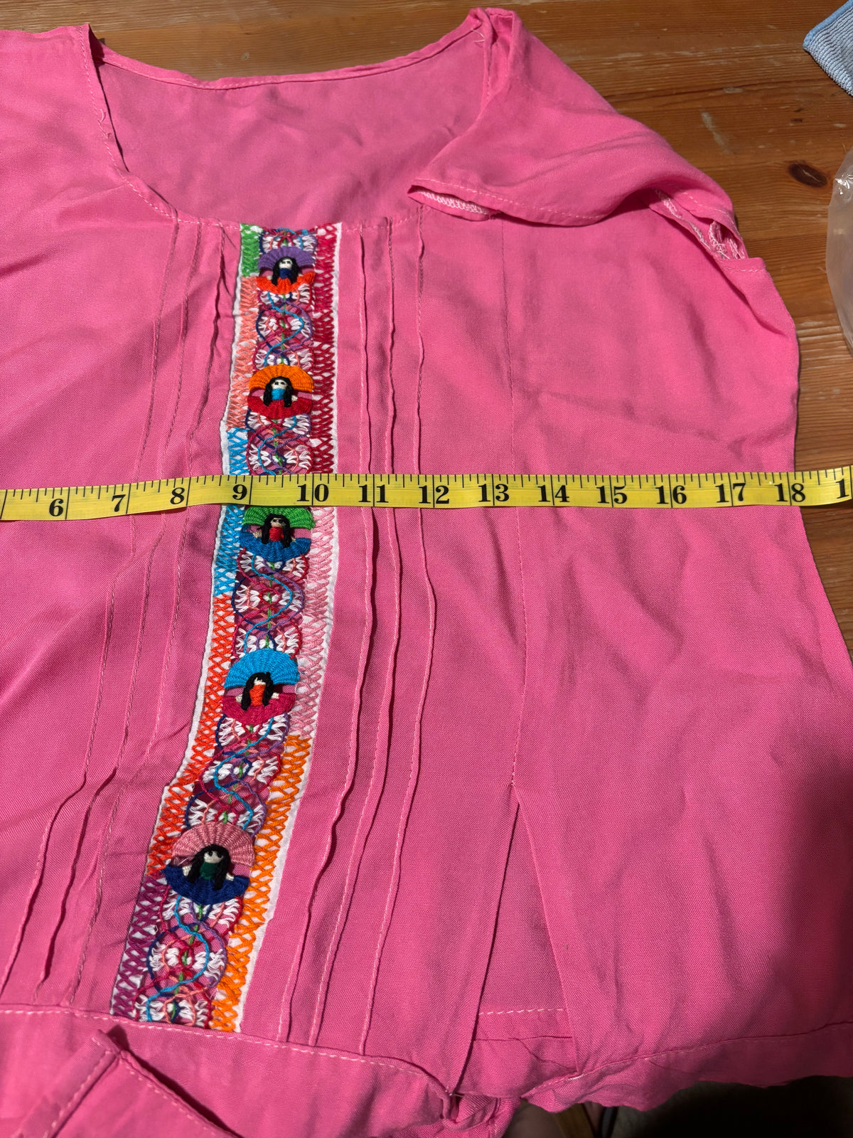 Blusa Rosa Con Deshilado Al Frente