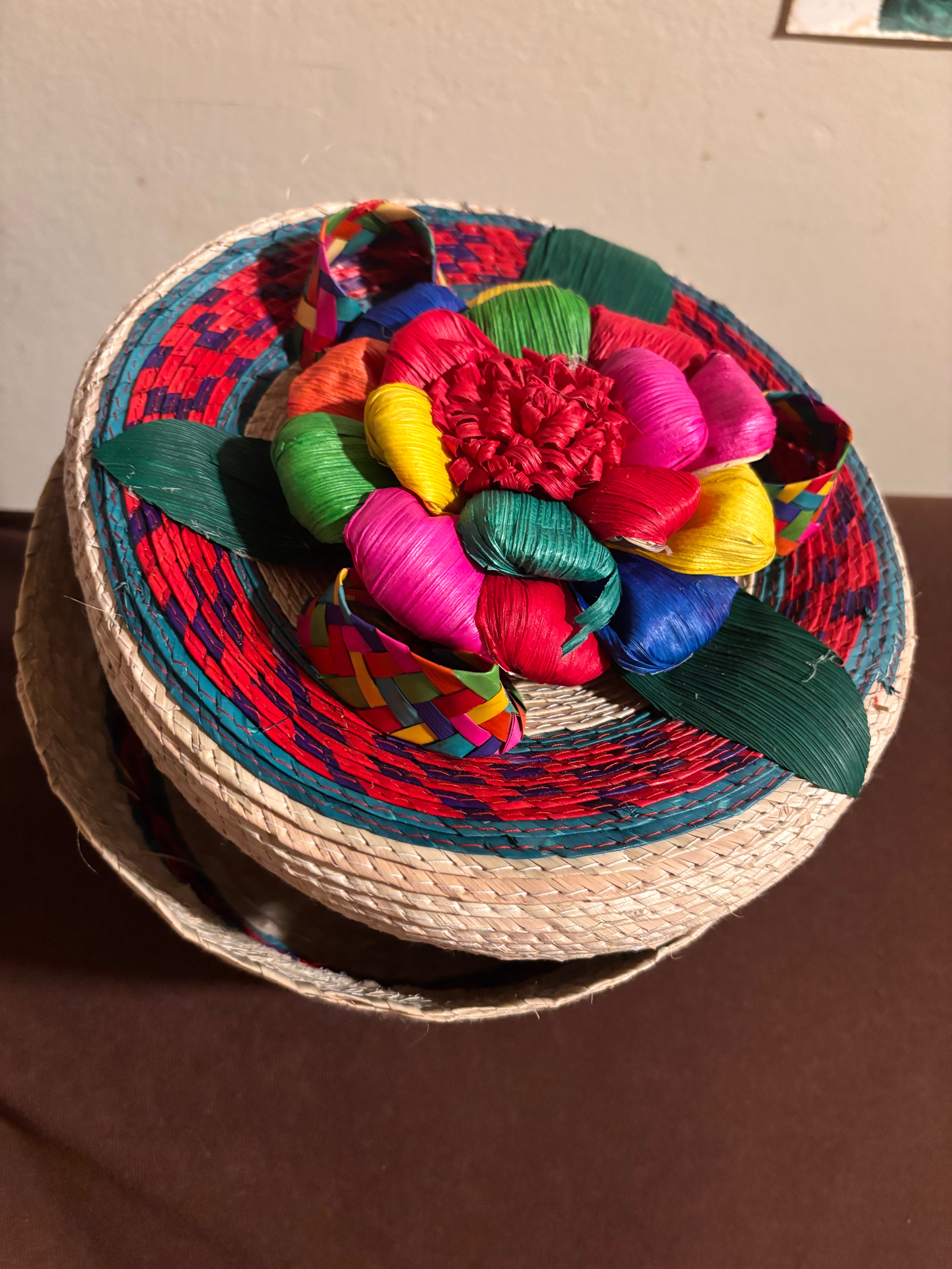Canasta Tortillero de Palma con Flor Morada Tejida a Mano