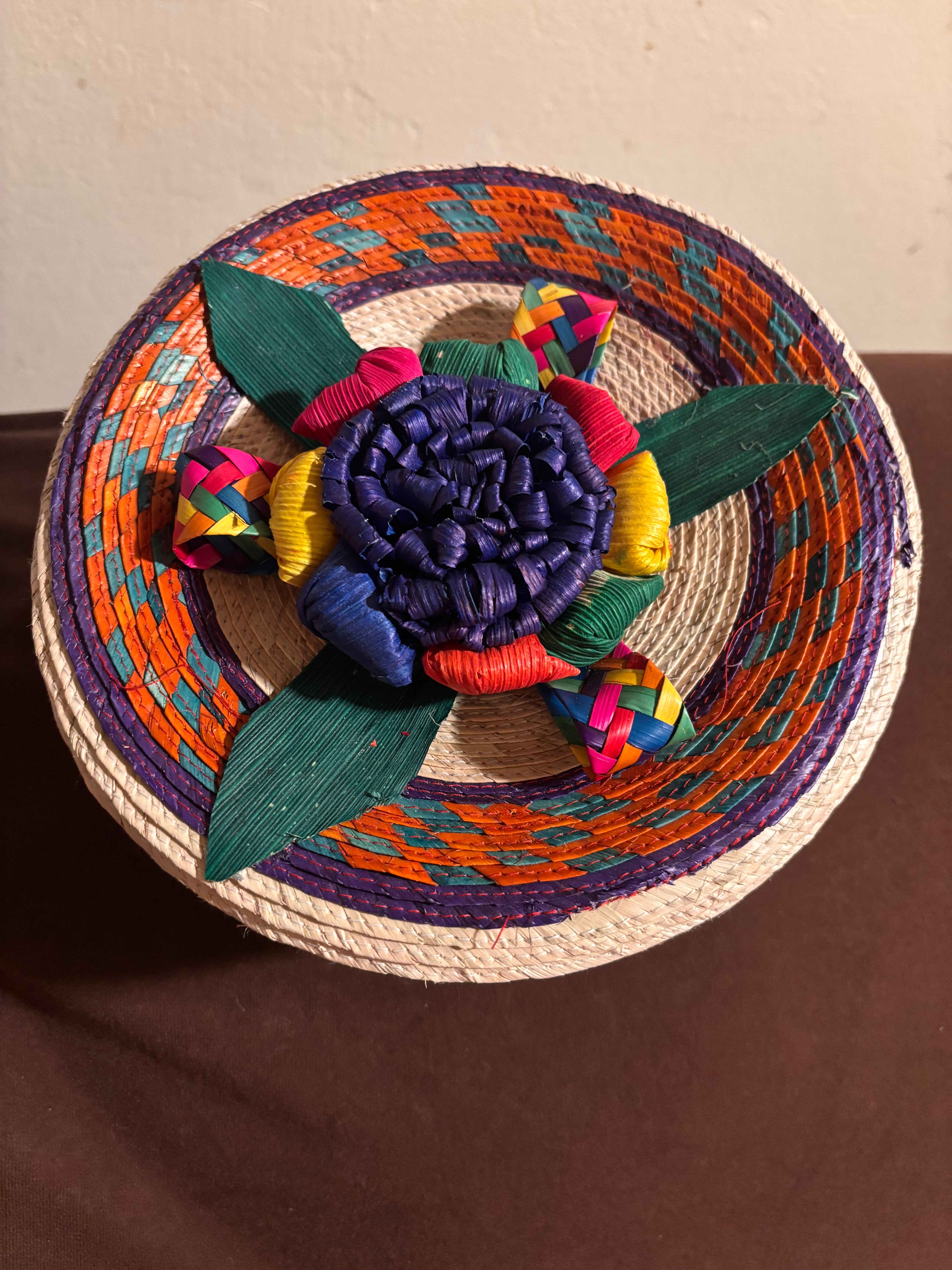 Canasta Tortillero de Palma con Flor Morada Tejida a Mano