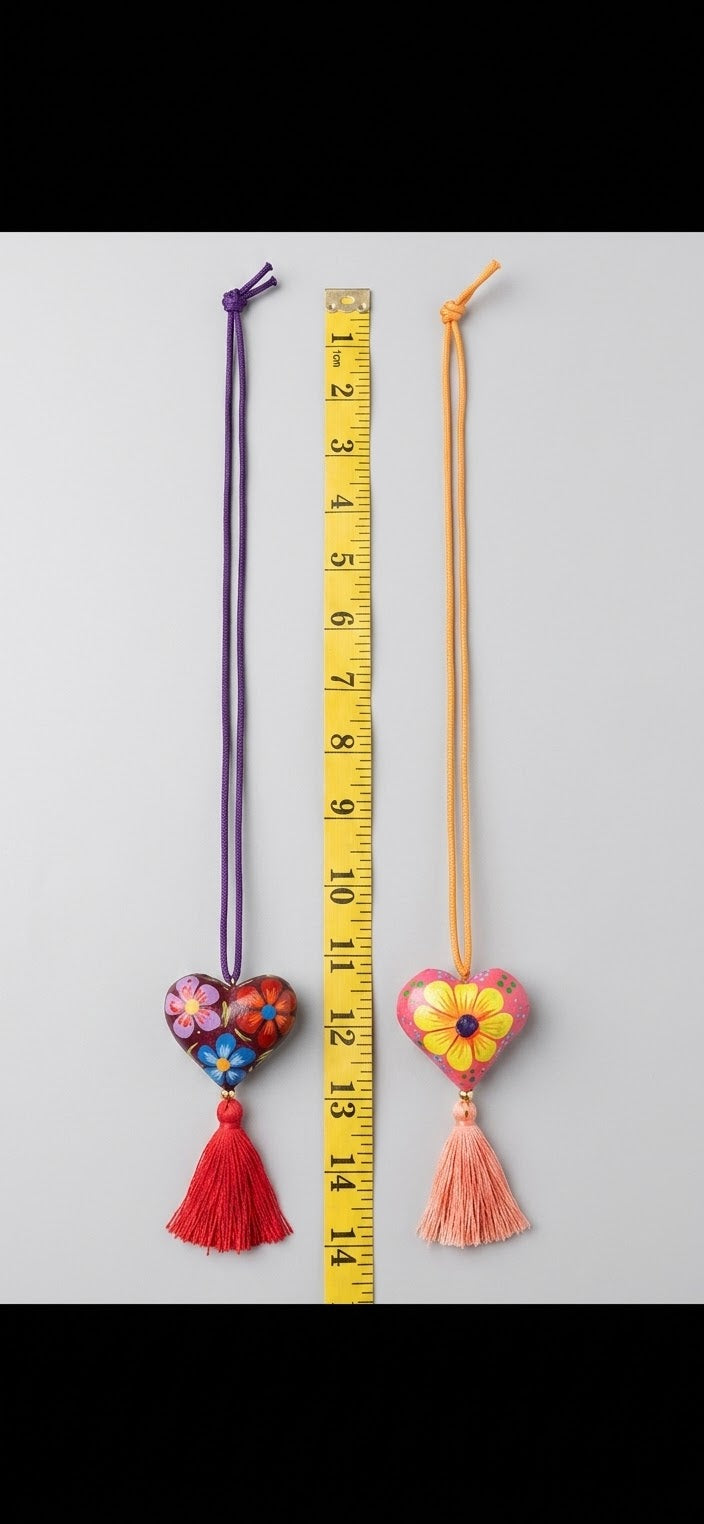 Collares de corazón con ponpones ~ Morado Y Rosa