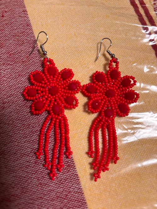 Aretes Rojos De Chaquira -Modelo Único
