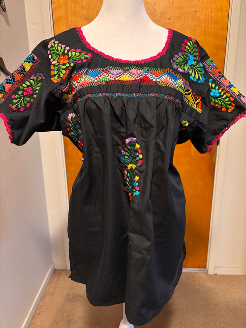 Blusa  Deshilada De Piramides - Negra Con Colores