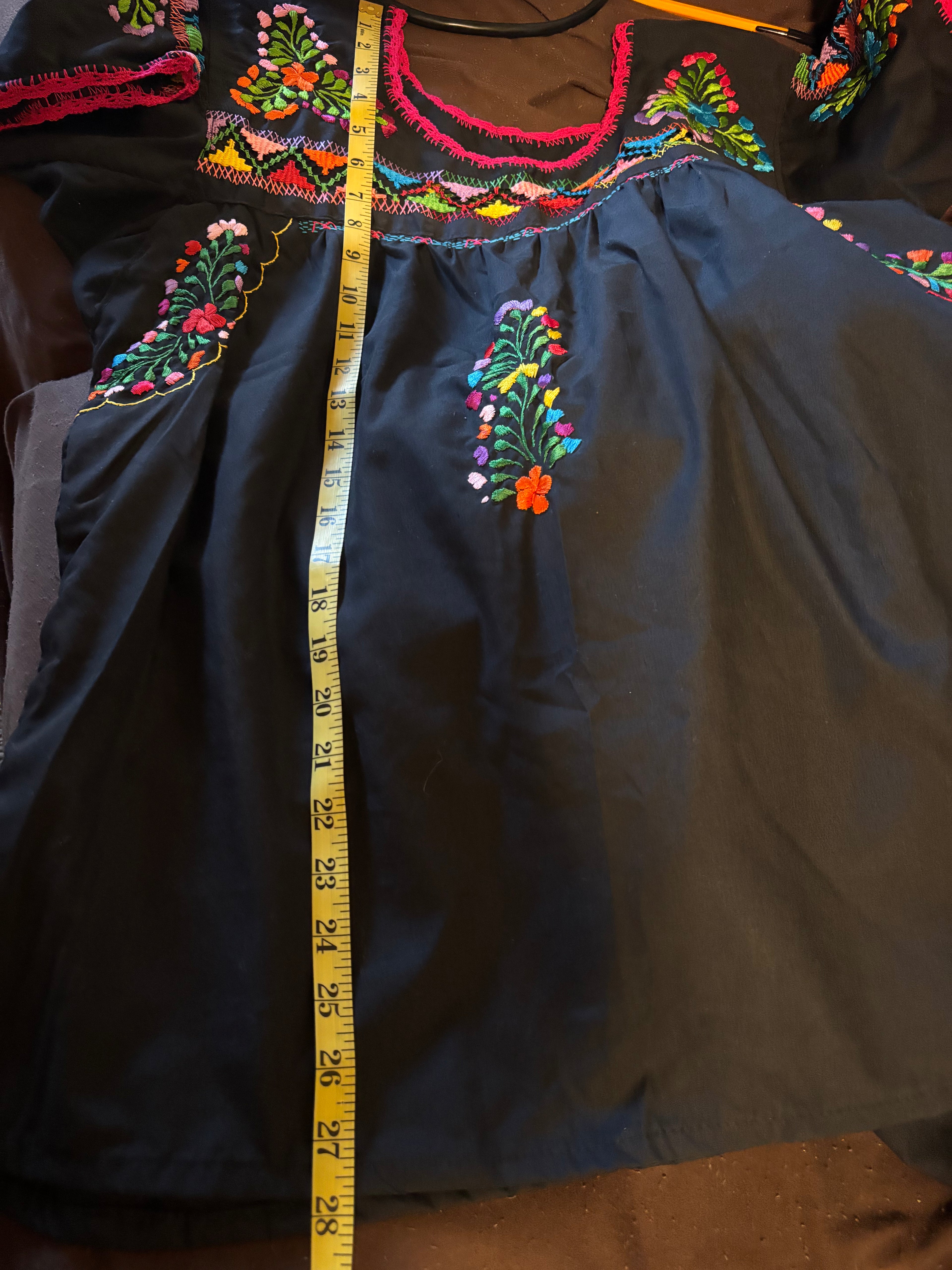 Blusa  Deshilada De Piramides - Negra Con Colores