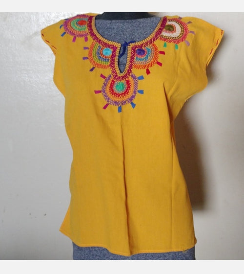 Blusa Bordada Oaxaqueña~Amarilla con colores ~Modelo Unico