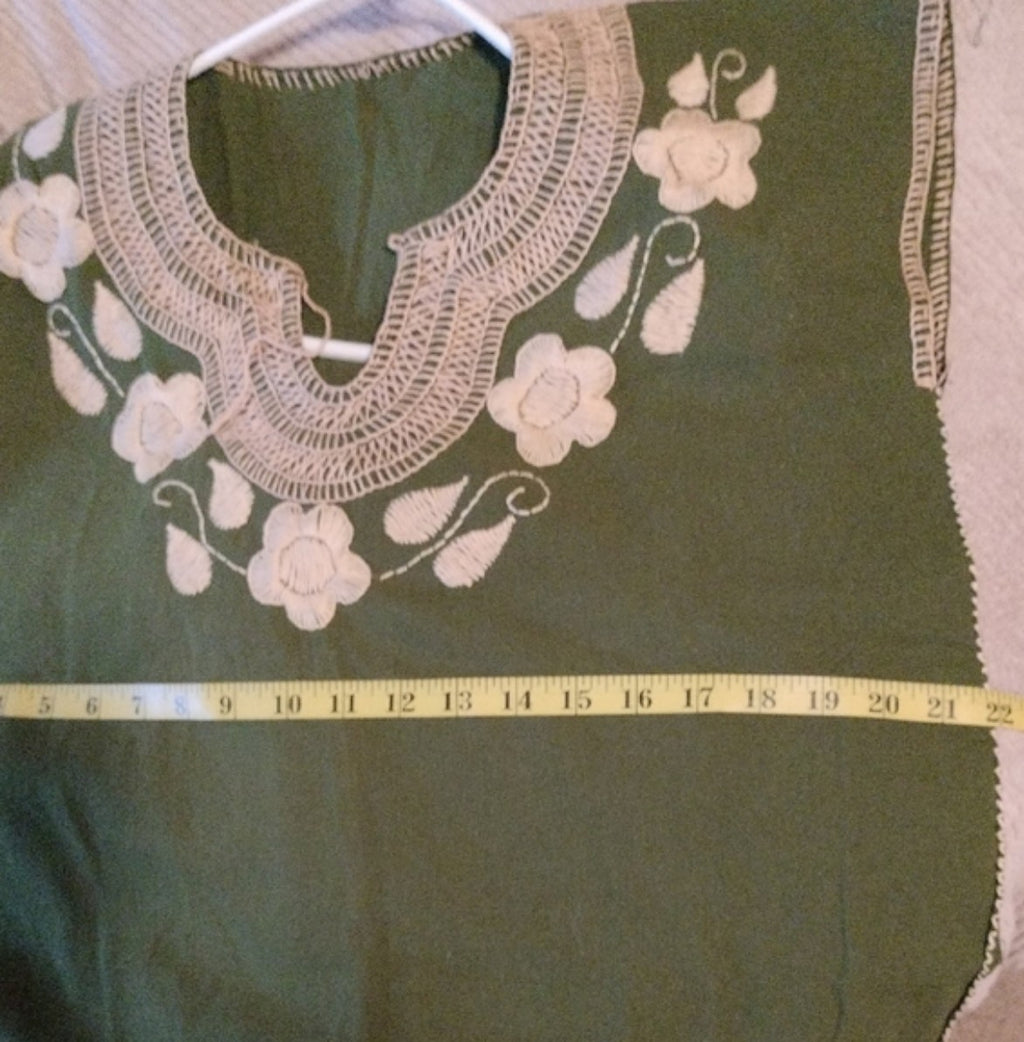 Blusa Verde Militar - Bordado Beige -Modelo Único