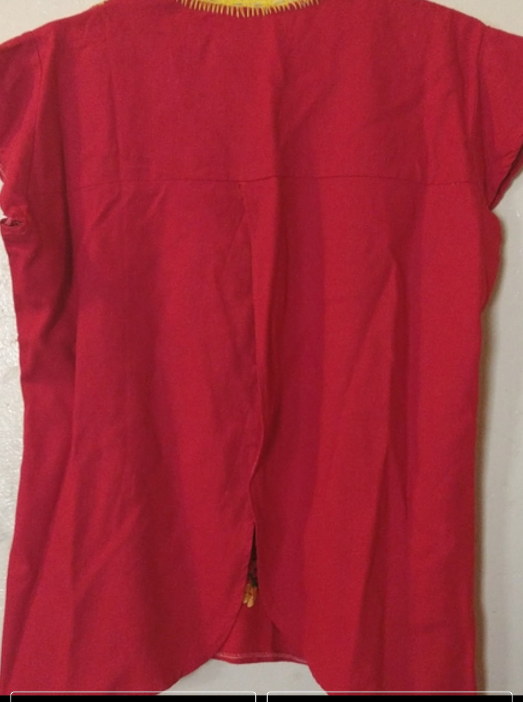 Blusa Roja Bordada con Hilo de Seda Abierta por Detrás – Talla L