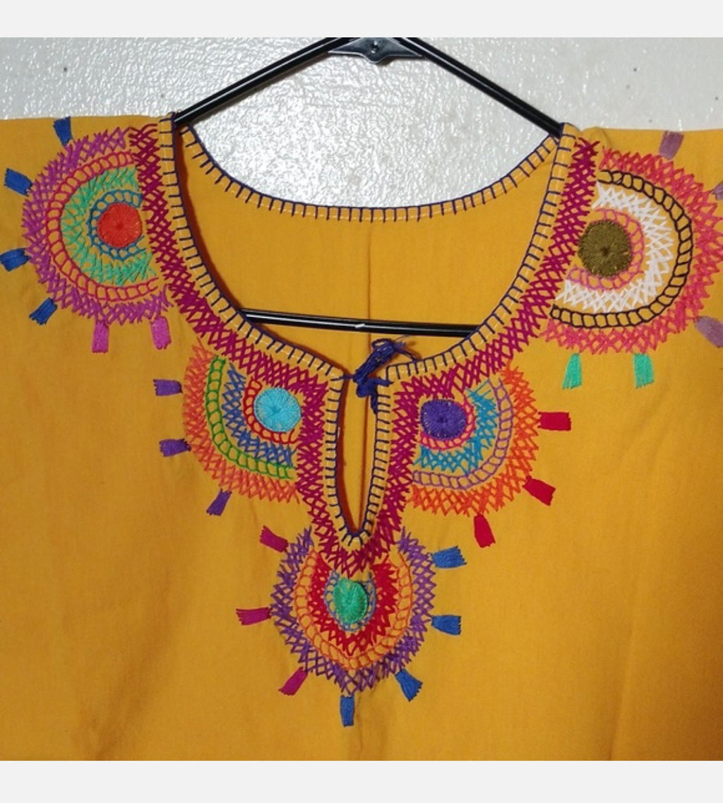 Blusa Bordada Oaxaqueña~Amarilla con colores ~Modelo Unico