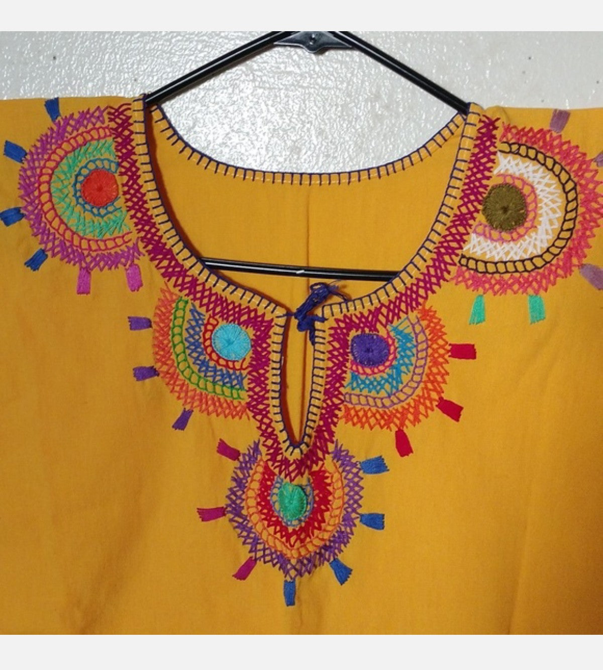 Blusa Bordada Oaxaqueña~Amarilla con colores ~Modelo Unico