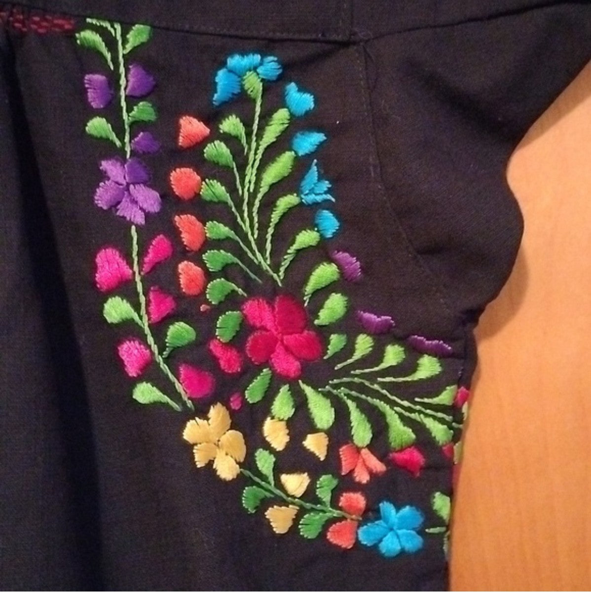 Blusa Negra Bordada Oaxaqueña ~ Modelo Única