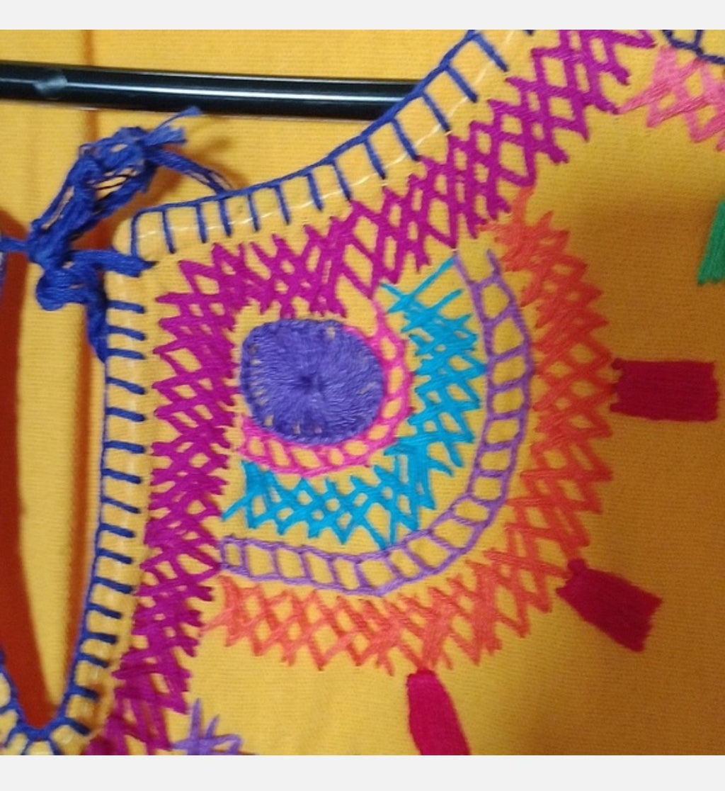 Blusa Bordada Oaxaqueña~Amarilla con colores ~Modelo Unico